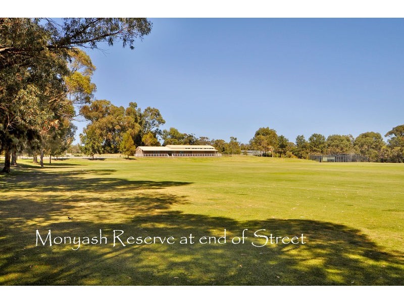 10 Wessex St, Carine WA 6020