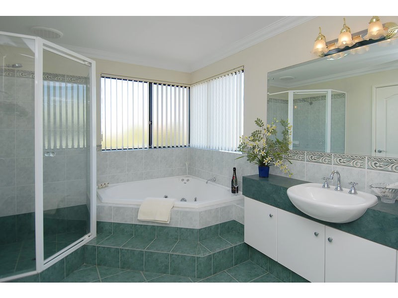 123 Sovereign Dr, Two Rocks WA 6037