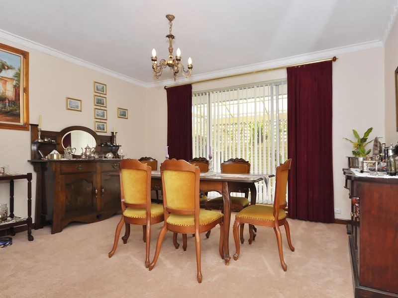 7 Campbell Drive, Hillarys WA 6025