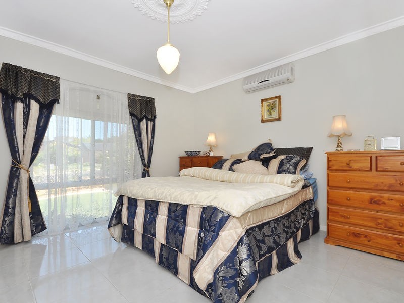 7 Campbell Drive, Hillarys WA 6025