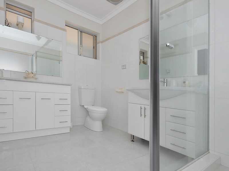 7 Campbell Drive, Hillarys WA 6025