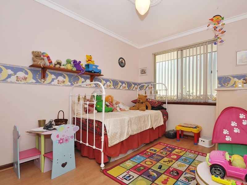 7 Campbell Drive, Hillarys WA 6025