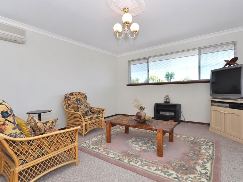 7 Campbell Drive, Hillarys WA 6025