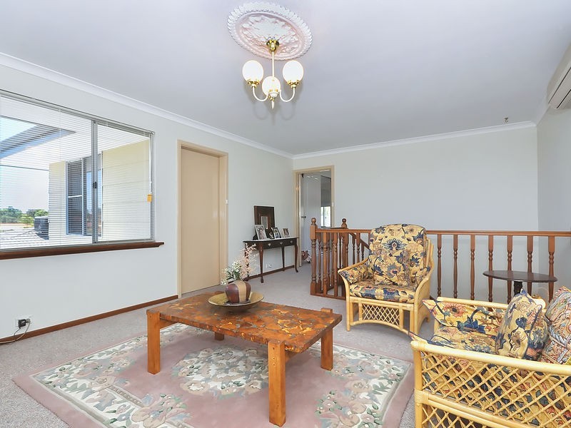 7 Campbell Drive, Hillarys WA 6025