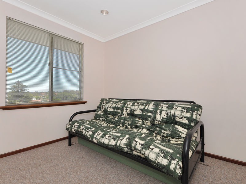 7 Campbell Drive, Hillarys WA 6025