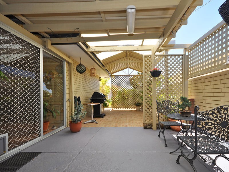 7 Campbell Drive, Hillarys WA 6025