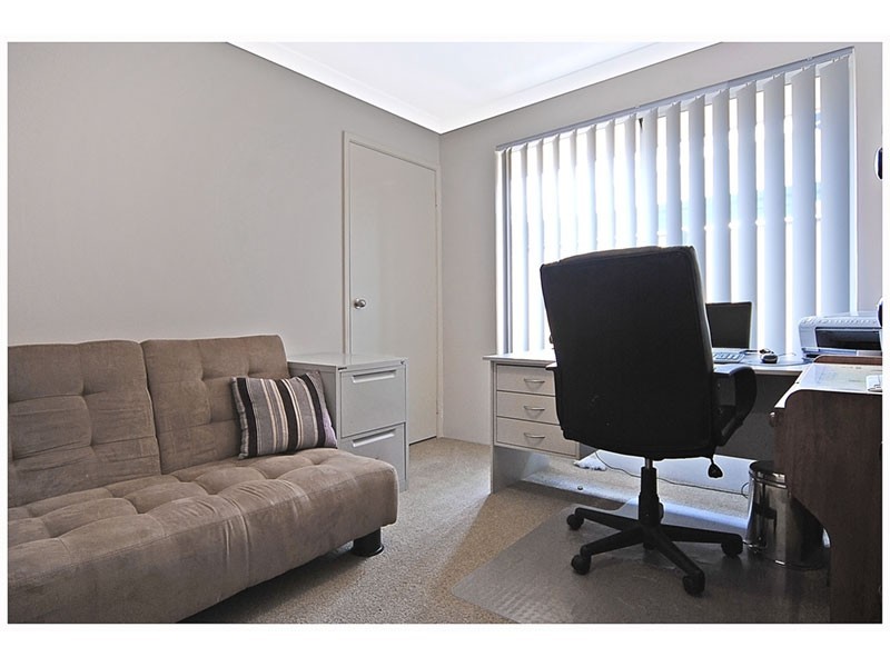 16 Harden Park Trail, Carramar WA 6031