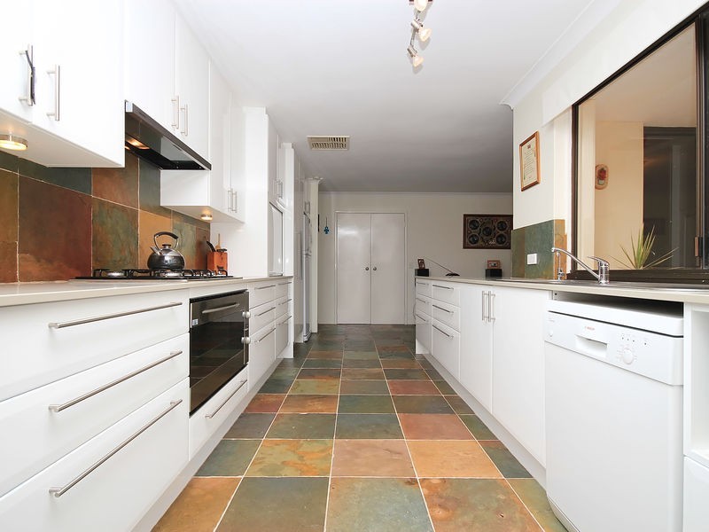 32 Chipping Ct, Woodridge WA 6041