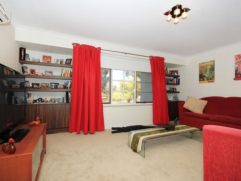 32 Chipping Ct, Woodridge WA 6041