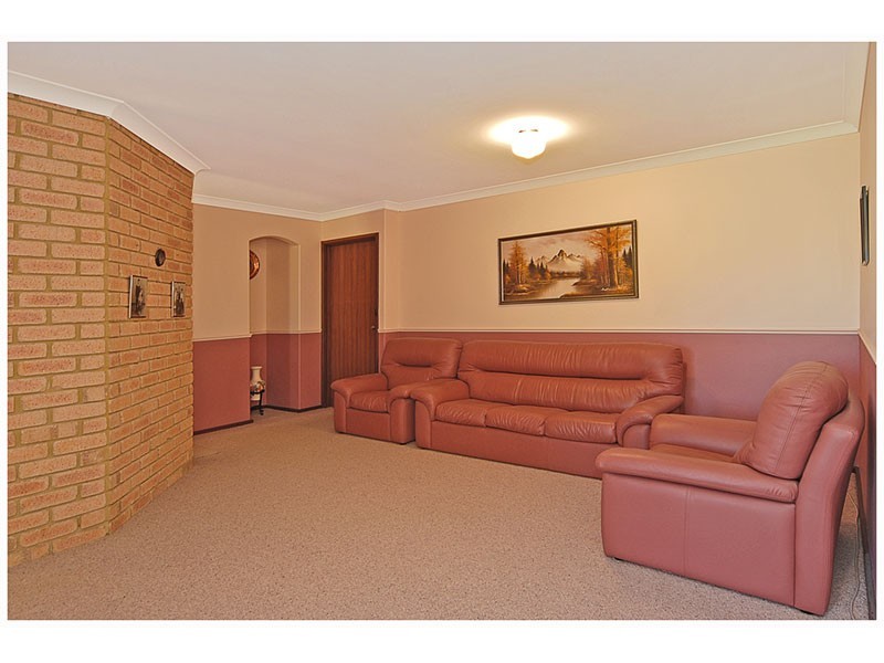 27 The Ridge, Woodvale WA 6026