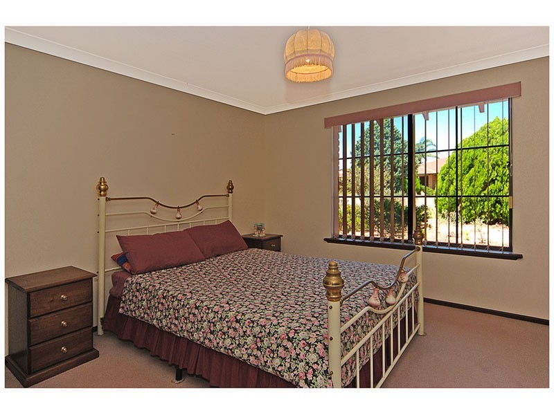 27 The Ridge, Woodvale WA 6026