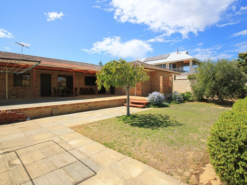 17 Page Drive, Mullaloo WA 6027