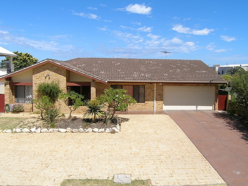 17 Page Drive, Mullaloo WA 6027