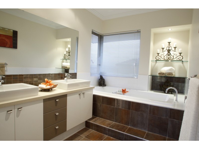 27 Brigalow Bend, Ellenbrook WA 6069