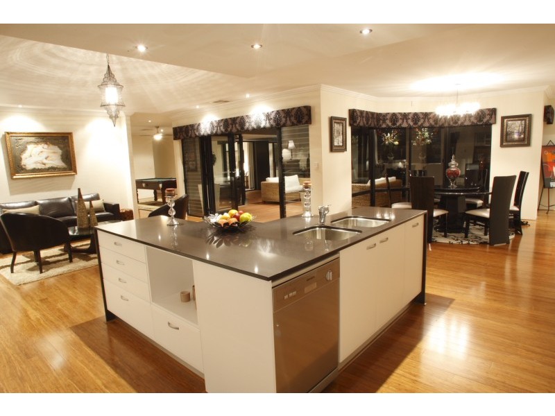 27 Brigalow Bend, Ellenbrook WA 6069