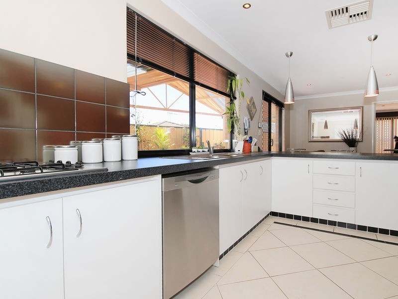 36 Wishaw Loop, Kinross WA 6028