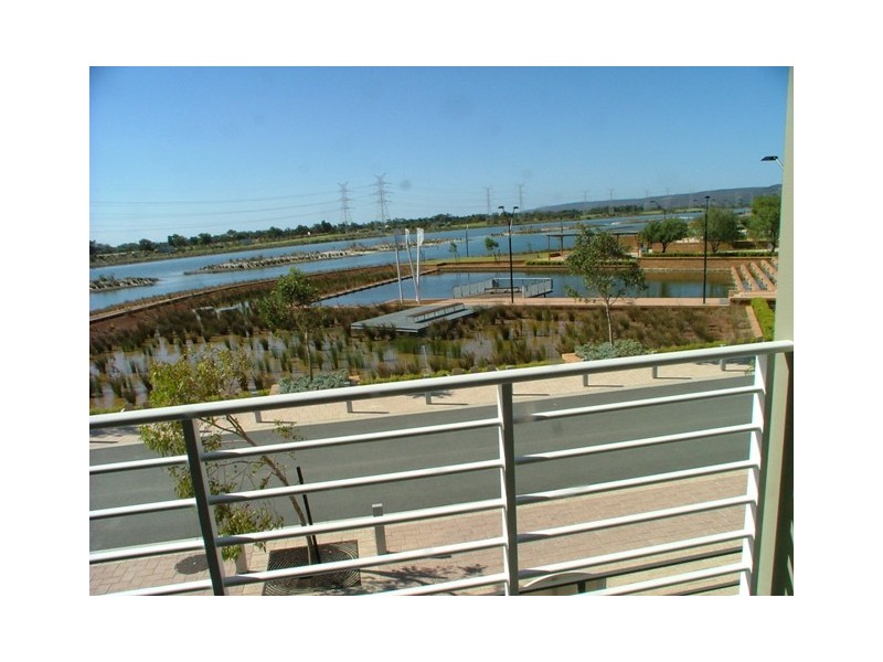 46 Dorney Esp, Champion Lakes WA 6111