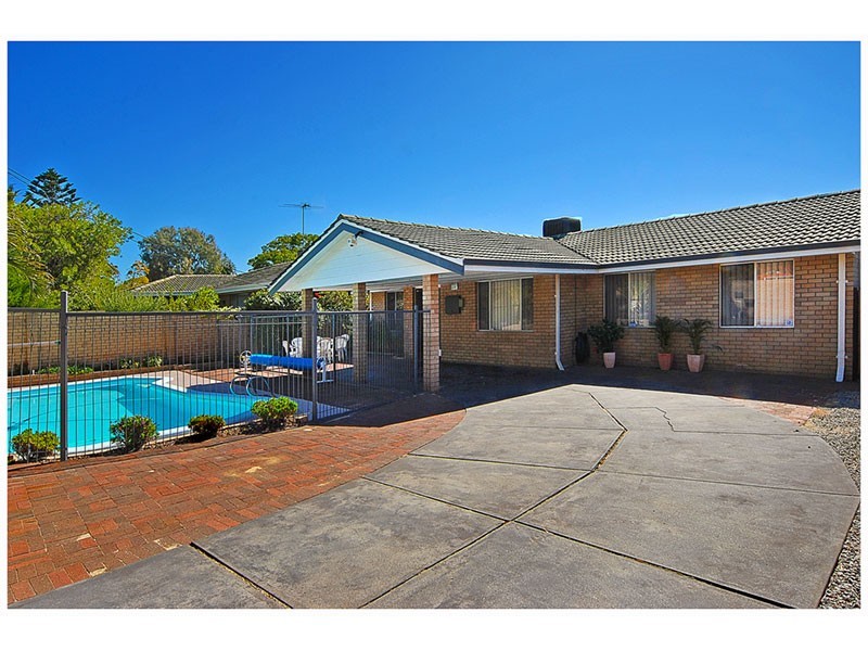 81 Warwick Rd, Duncraig WA 6023
