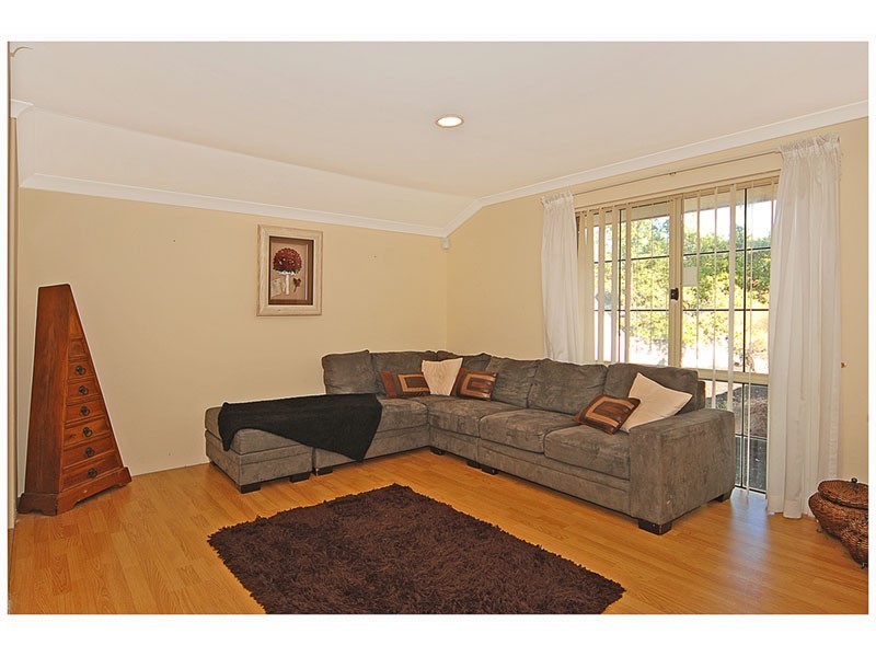 64 Mangrove Ct, Banksia Grove WA 6031