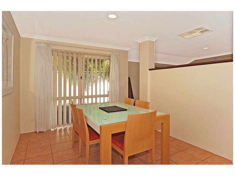 64 Mangrove Ct, Banksia Grove WA 6031