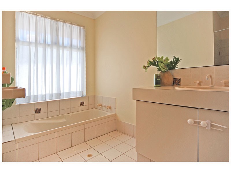 64 Mangrove Ct, Banksia Grove WA 6031