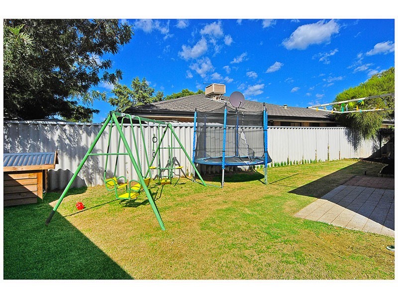 64 Mangrove Ct, Banksia Grove WA 6031