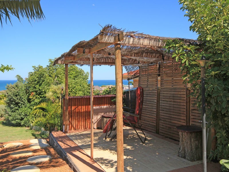 4 Volunteer Pl, Ocean Reef WA 6027