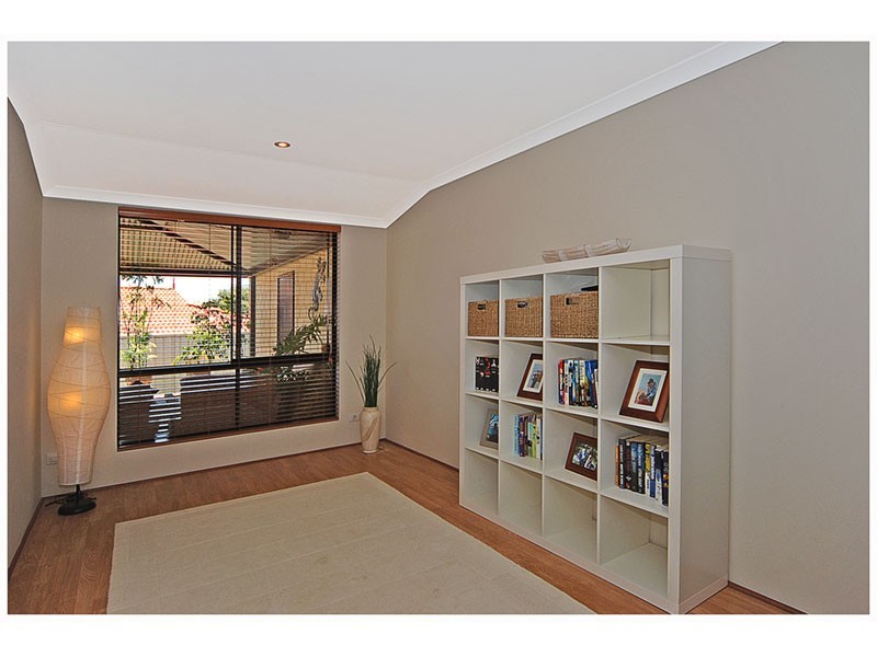 120 Roxburgh Circle, Kinross WA 6028