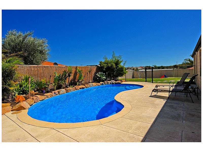 120 Roxburgh Circle, Kinross WA 6028