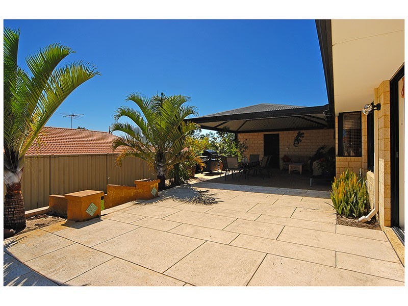 120 Roxburgh Circle, Kinross WA 6028