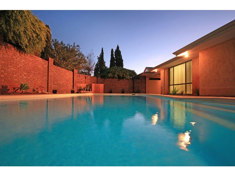 27 Cornelian Crescent, Carine WA 6020