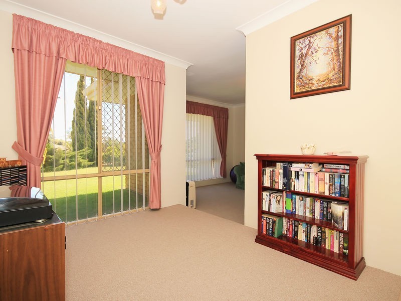 9A Dean Grove, Woodvale WA 6026