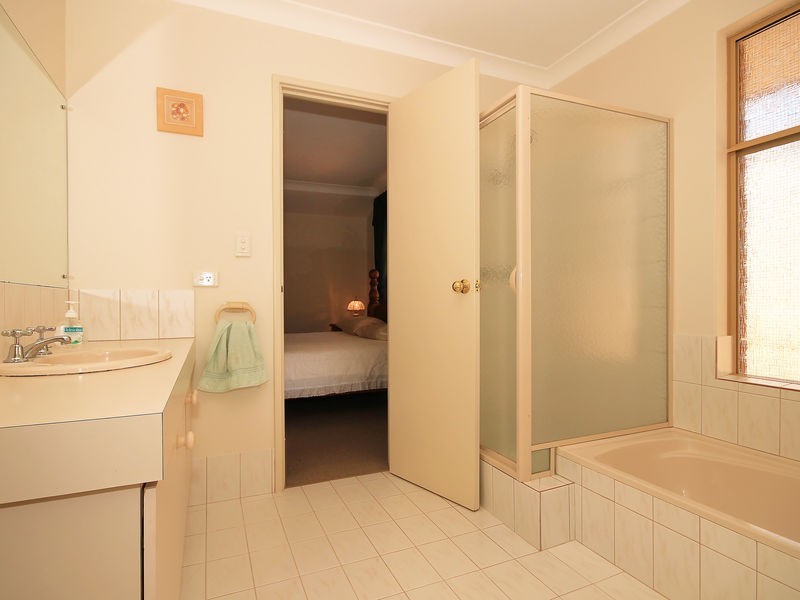 9A Dean Grove, Woodvale WA 6026