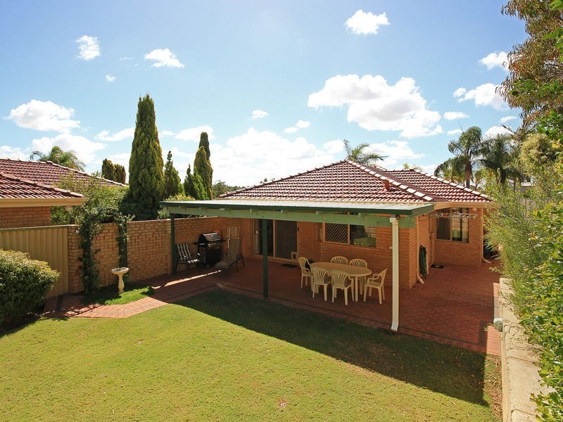 9A Dean Grove, Woodvale WA 6026