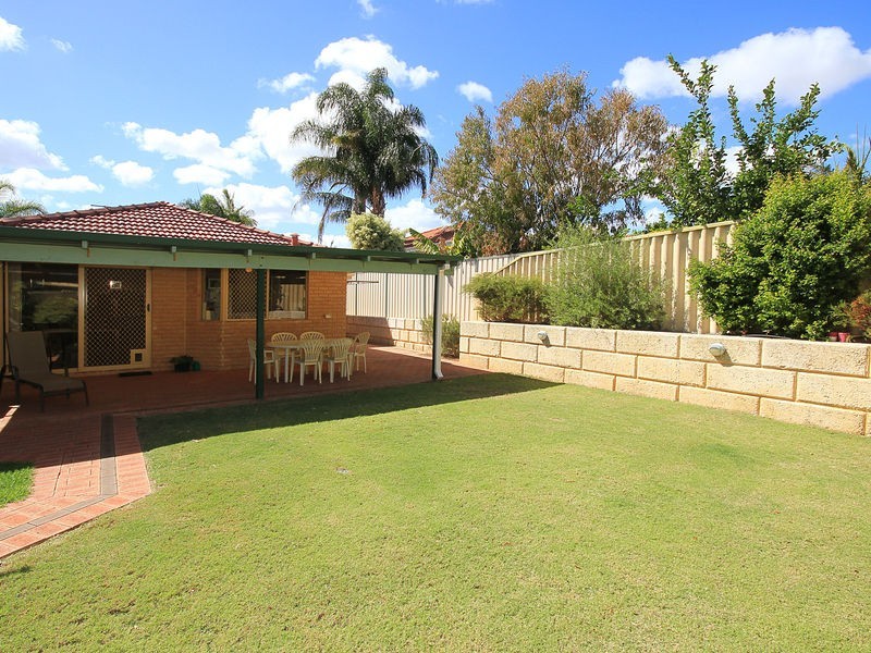 9A Dean Grove, Woodvale WA 6026