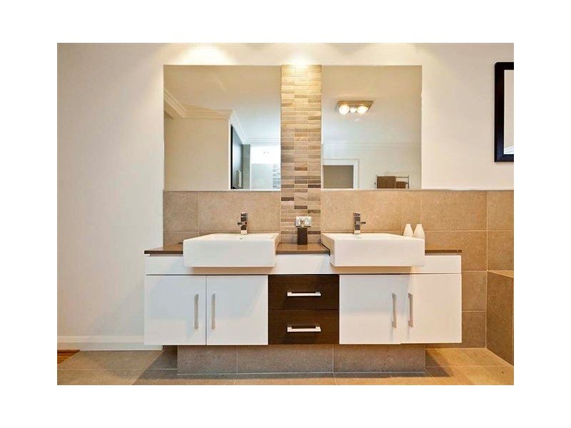 8 Whitewater Lookout, Iluka WA 6028