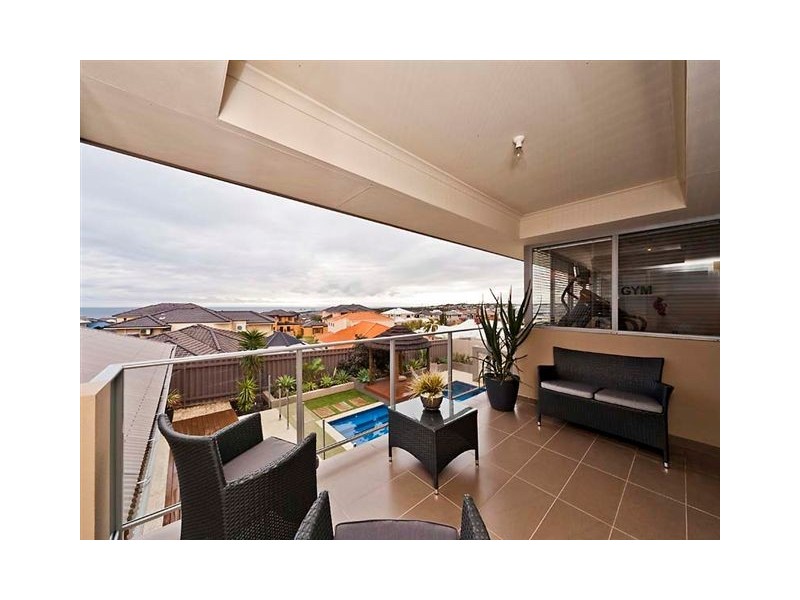 8 Whitewater Lookout, Iluka WA 6028