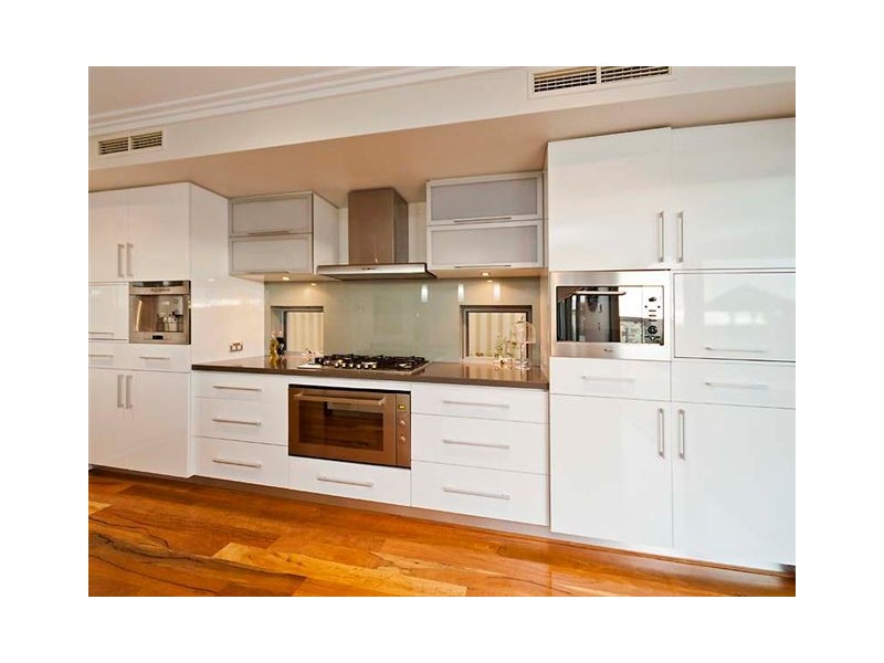 8 Whitewater Lookout, Iluka WA 6028