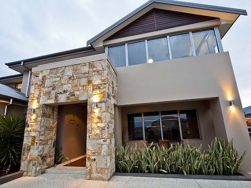 8 Whitewater Lookout, Iluka WA 6028