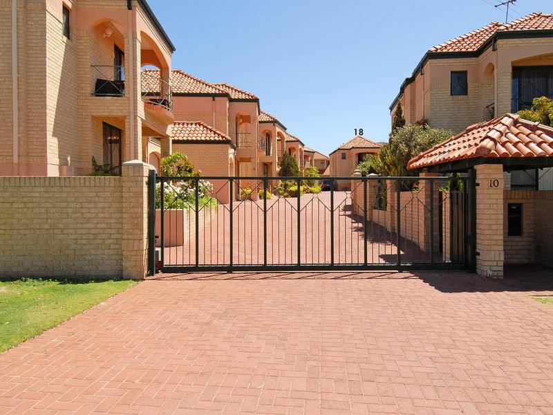 18/10 Fairhaven Terrace, Hillarys WA 6025