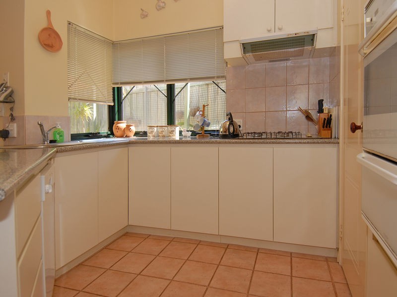 18/10 Fairhaven Terrace, Hillarys WA 6025