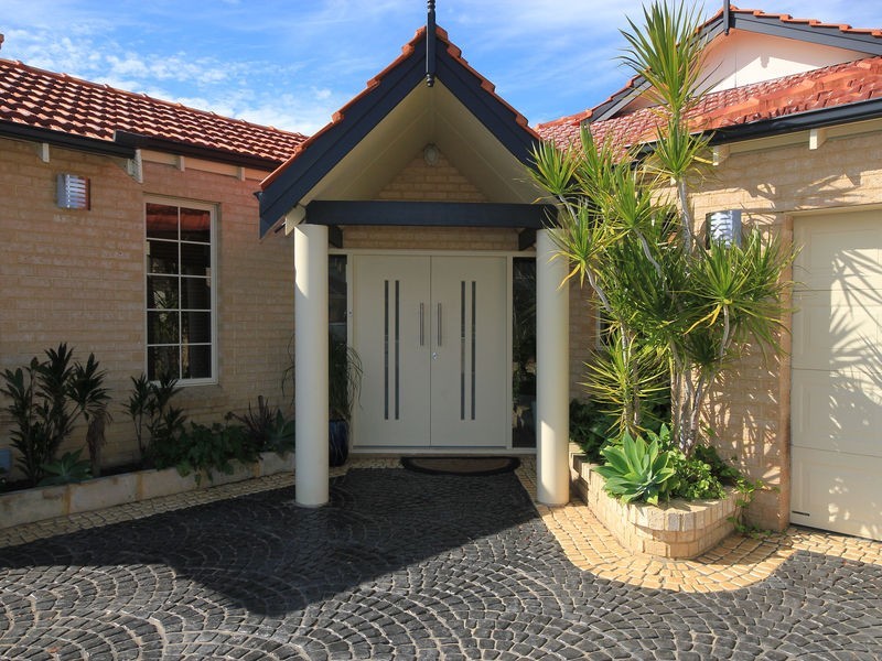 5 Augusta Crt, Connolly WA 6027