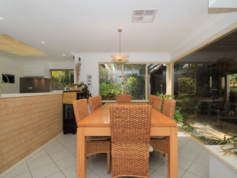 5 Augusta Crt, Connolly WA 6027