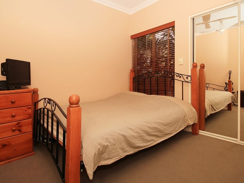 5 Augusta Crt, Connolly WA 6027