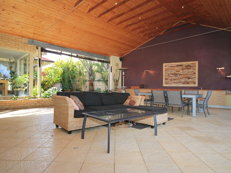 5 Augusta Crt, Connolly WA 6027