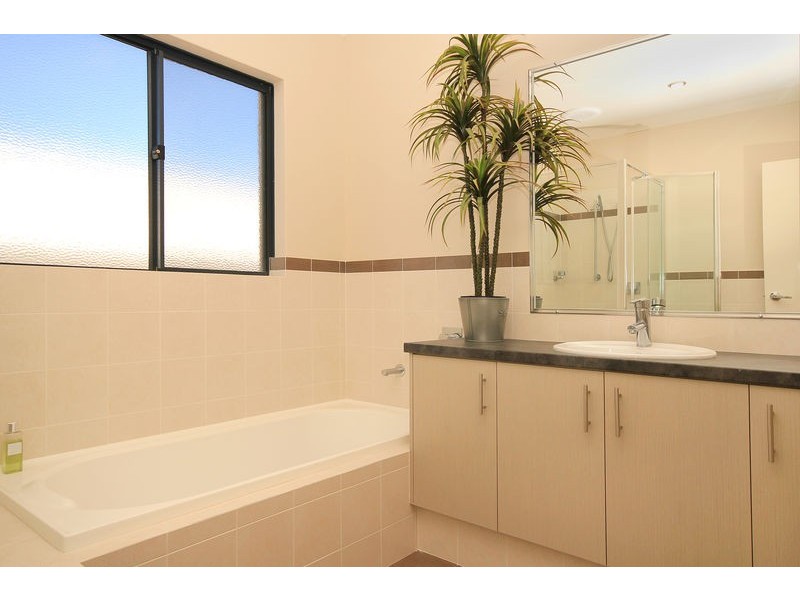 10C Shaw Rd, Innaloo WA 6018