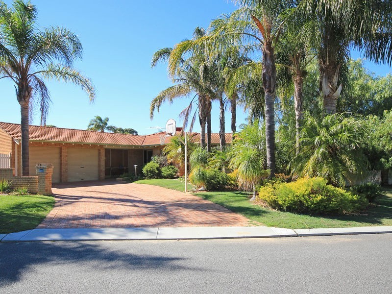 4 Kimble Court, Carine WA 6020