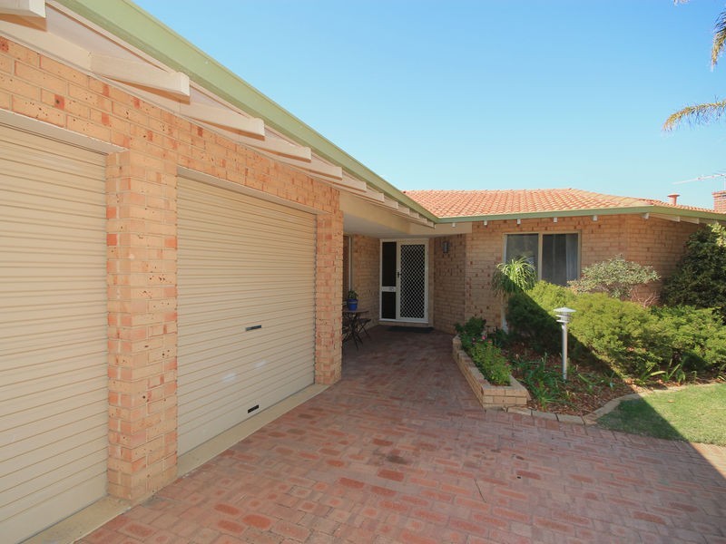 4 Kimble Court, Carine WA 6020