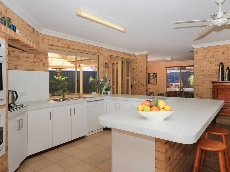 4 Kimble Court, Carine WA 6020