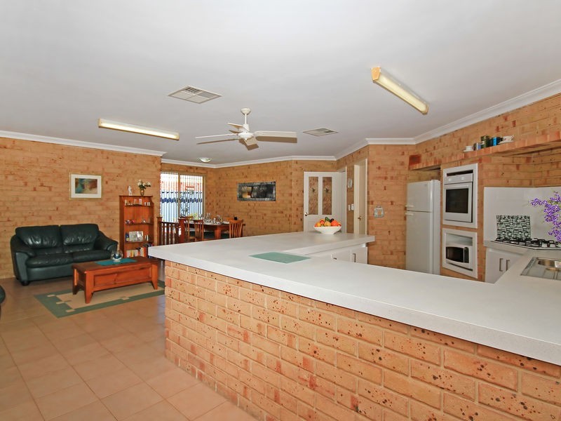 4 Kimble Court, Carine WA 6020